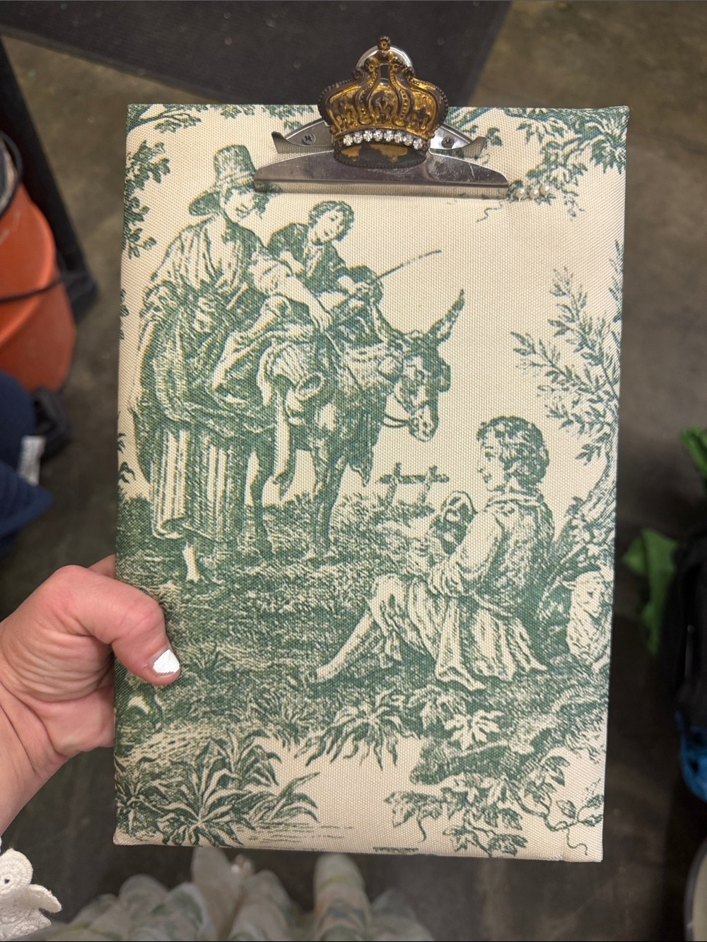 Vintage-Style Green Toile Clipboard Wall Decor